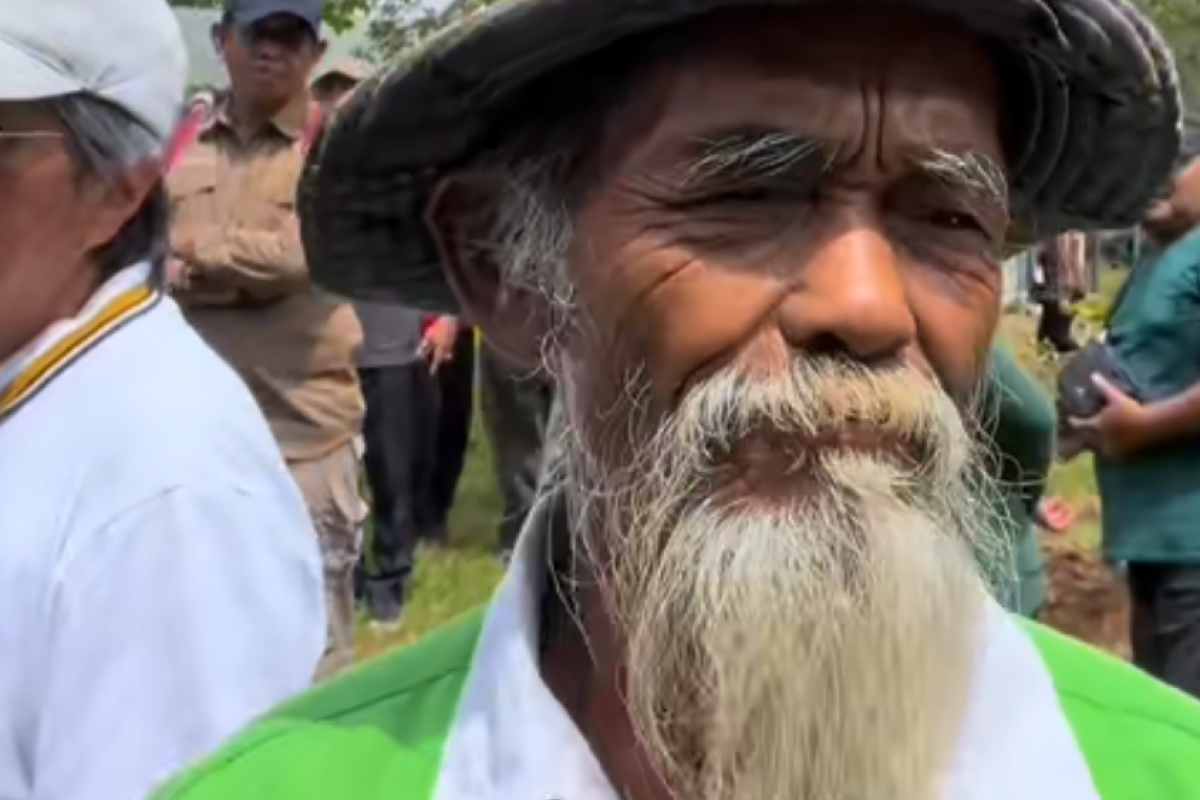 Siapa Anak dan Istri Mbah Sadiman? Pahlawan Hijau yang Dulu Dicap Gila, Kini Jadi Simbol Harapan di Lereng Lawu, Bukan Orang Sembarangan?