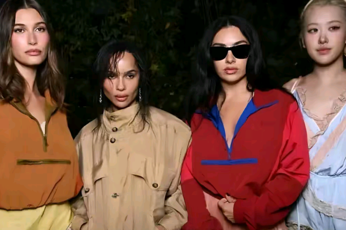 Elle UK Tuai Kecaman Global Setelah Menghilangkan Rose BLACKPINK dari Foto Fashion Show Saint Laurent