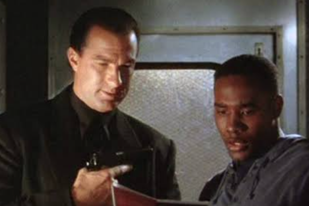 Sinopsis Under Siege 2 Film Steven Seagal Bioskop Trans TV Hari ini 30 Oktober 2025