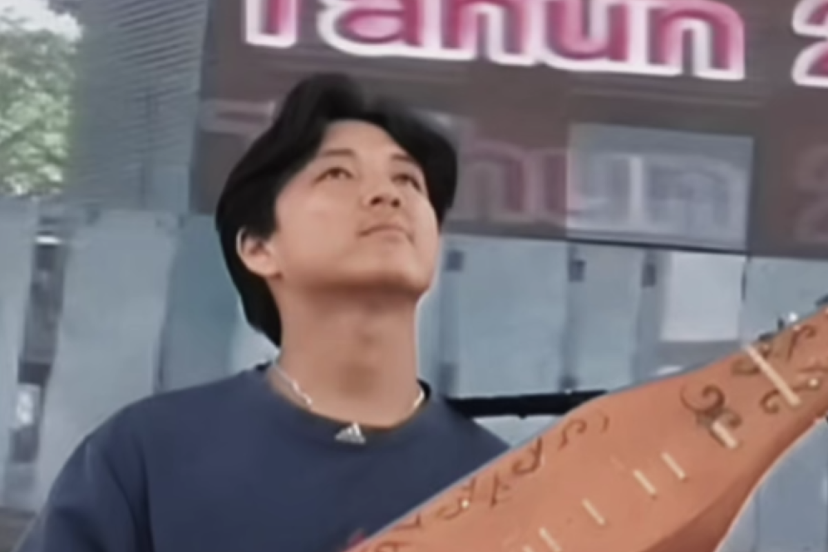 Rey Mambes Sakit Apa? Benarkah Akibat Kebakaran? Berikut Kronologi Kematian Pemain Alat Musik Sape asal Dayak