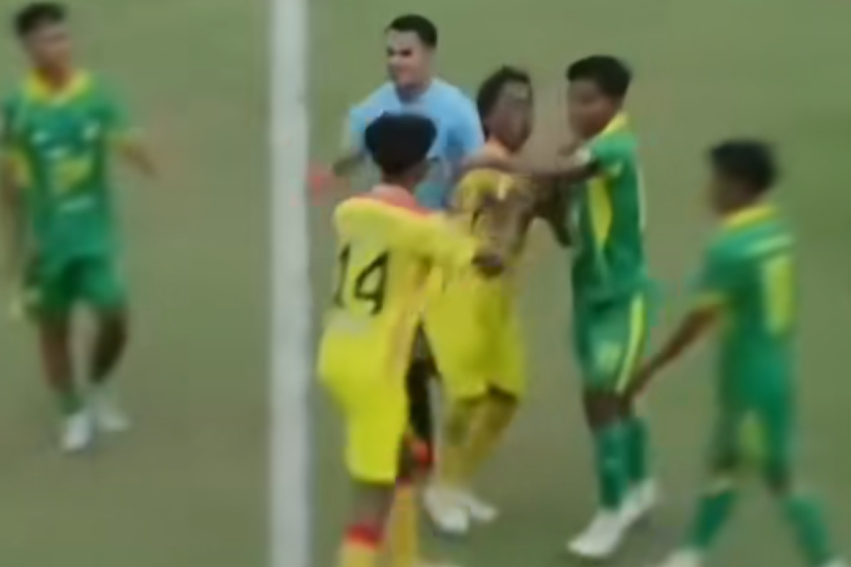 Muhammad Hilmi Gimnastiar Anaknya Siapa? Inilah Biodata Pemain Putra Jaya Pasuruan yang Dipecat Usai Tendang Dada Firman Nugraha, Bukan Orang Biasa?