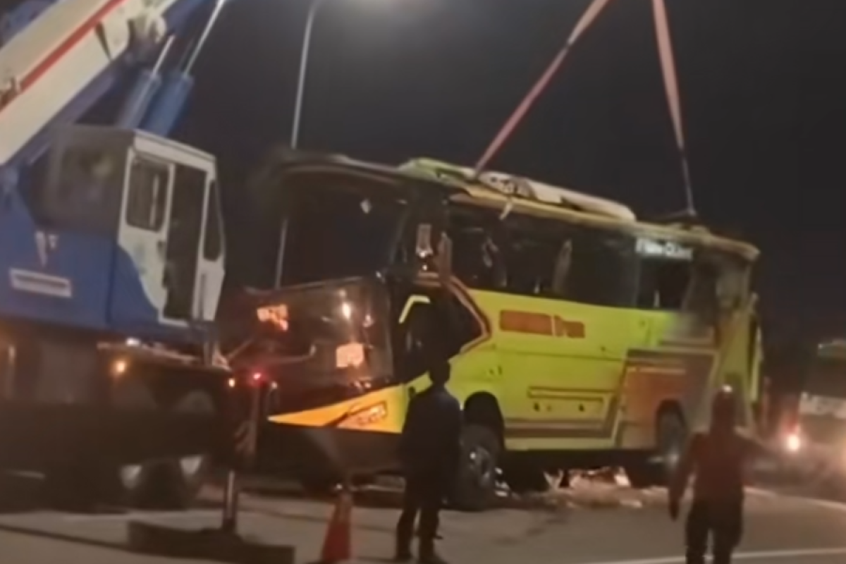 Apa Penyebab Kecelakaan Bus PO Cahaya Trans yang Terguling Hingga 16 Jiwa Melayang dalam Perjalanan Menuju Yogyakarta?