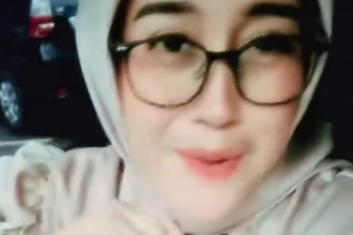 Ayu Puspita Dinanti Terlibat Skandal Penipuan WO: Rumah Mewah Hasil Uang Klien Rp15 Miliar Kini Dijual untuk Ganti Rugi