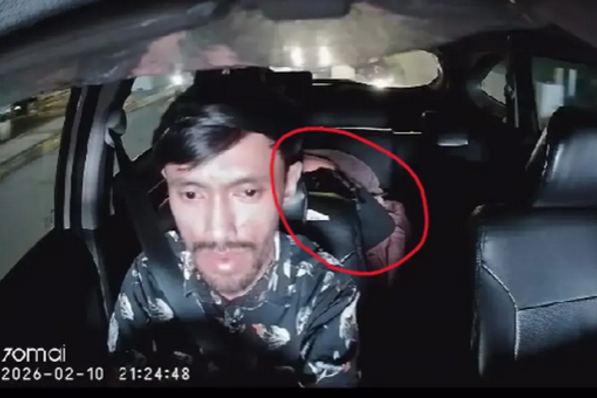 Geger Video Viral Pengemudi Taksi Online Tegur Penumpang Diduga Berbuat Tak Pantas di Mobil Terekam Kamera