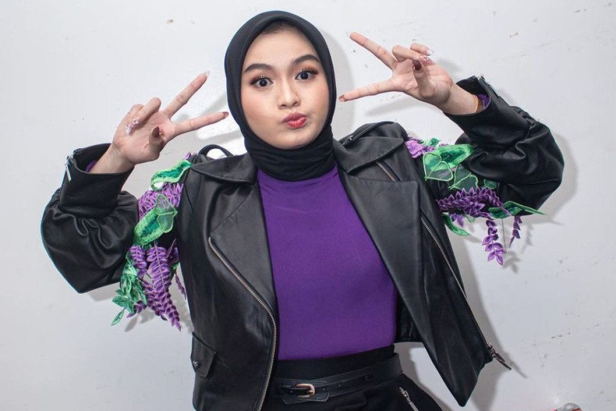 Ratu Trending! Lirik Lagu Menghargai Kata Rindu Salma Salsabil, Berhasil Juara 1 Indonesian Idol Season 12, Masuk 17 Trending Youtube 