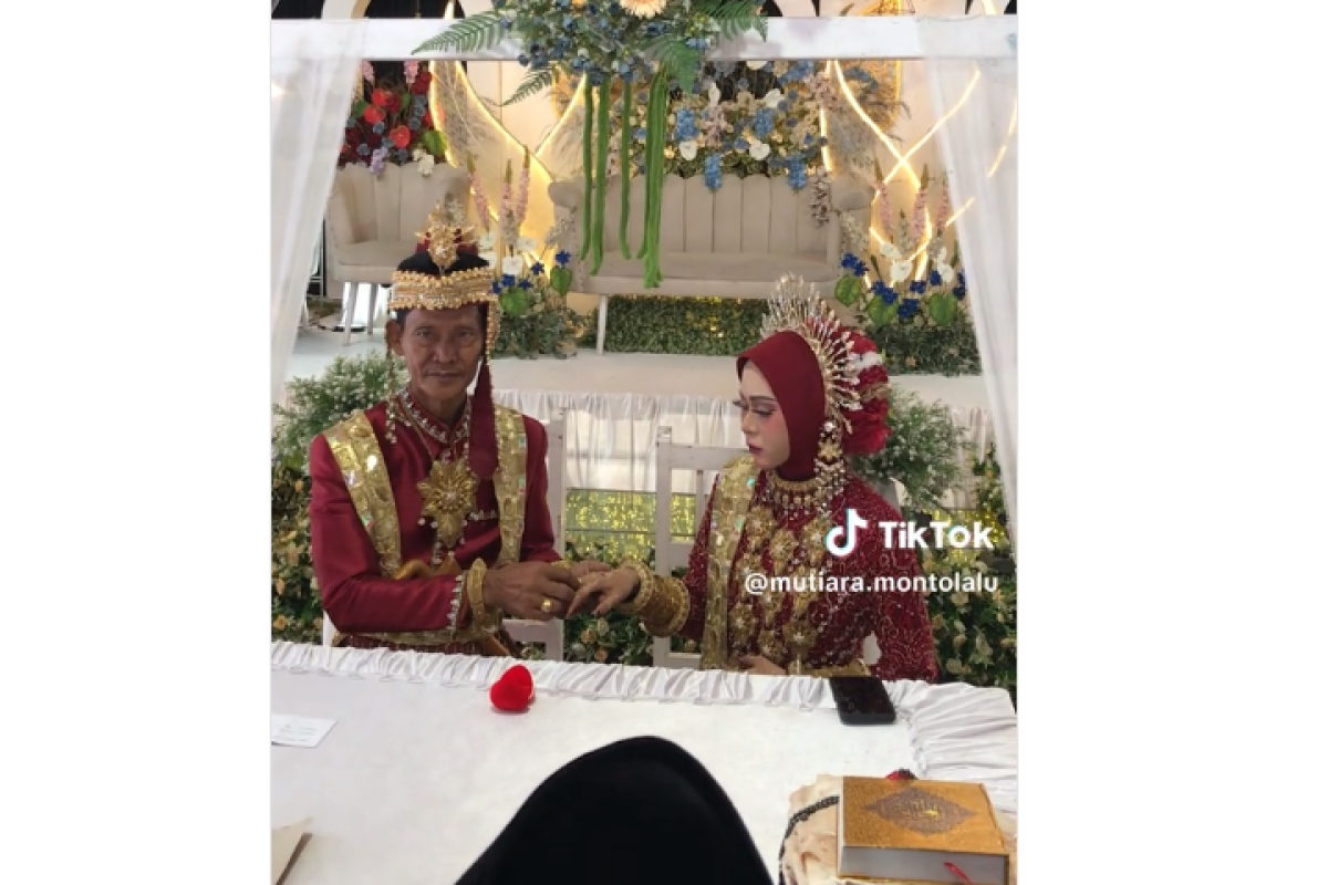 Pernikahan Beda Usia 40 Tahun di Luwu Utara Viral, Ekspresi Pengantin Wanita Jadi Sorotan