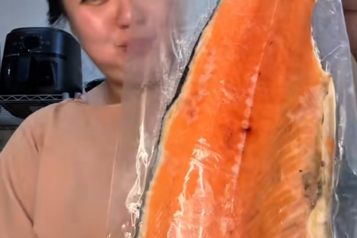 Bagaimana Cara Membuat Candied Salmon? Camilan Viral Manis-Gurih yang Menggoda, Tapi Aman Nggak, Sih?