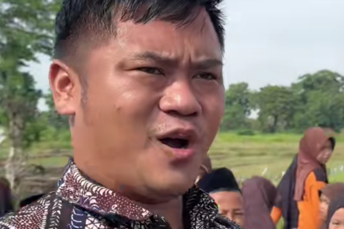 Siapa Anak dan Istri H. Ischak Maulana Rohman? Bupati Tegal yang Pastikan Wisata Guci Aman dan Siap Pulih Pasca Banjir, Bukan Orang Sembarangan?