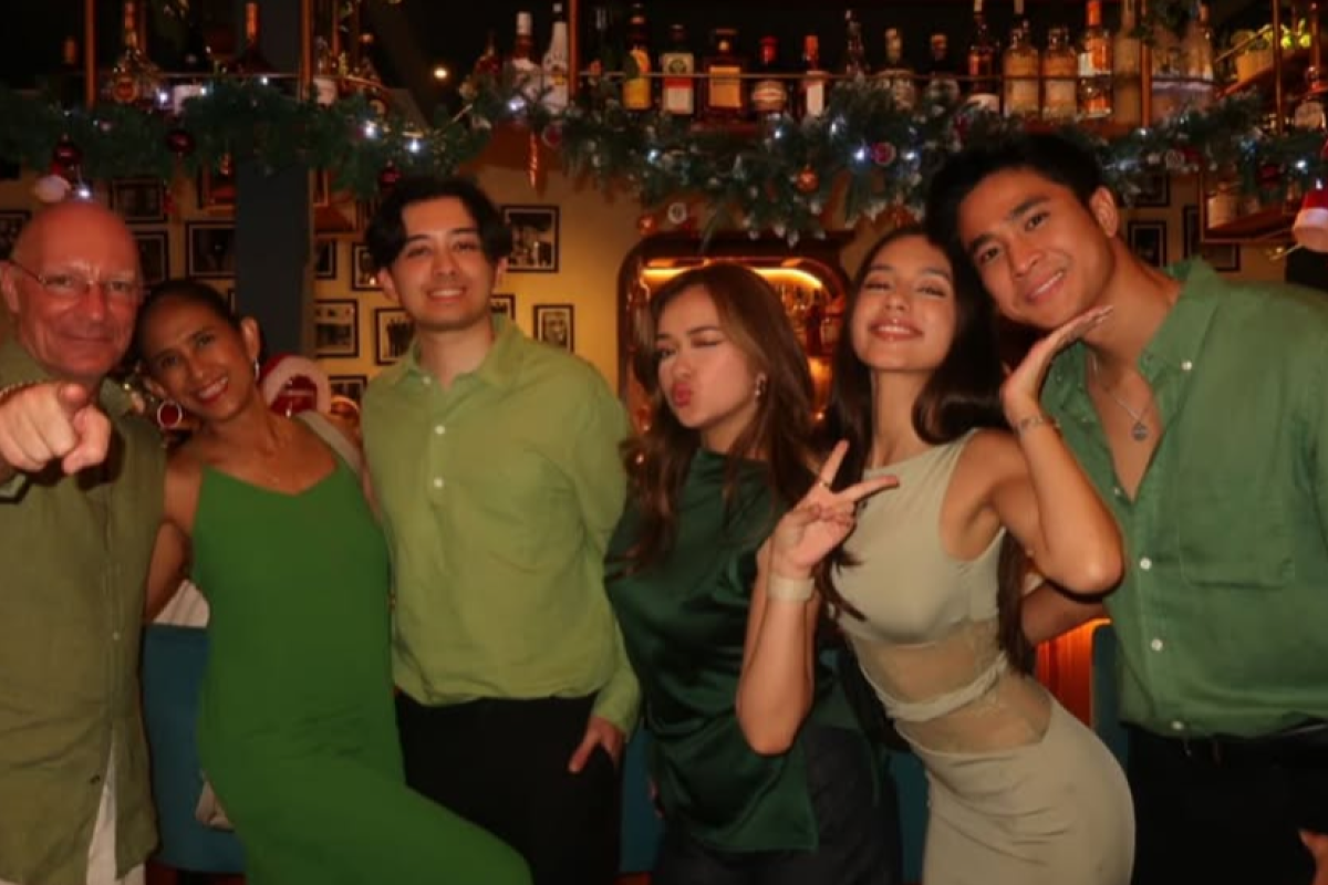 Rebecca Klopper dan Kiara McKenna: Bukan Saudara, Tapi Sahabat yang Tak Terpisahkan – Intip Momen Natal Mereka yang Hangat!