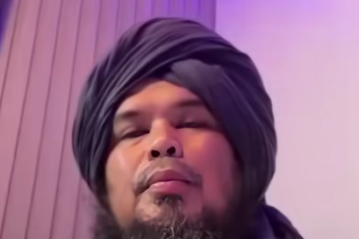 Ustaz Derry Sulaiman Bantah Kencang Tuduhan Comblangkan Inara Rusli dan Insanul Fahmi: “Saya Tak Tahu Menahu!”