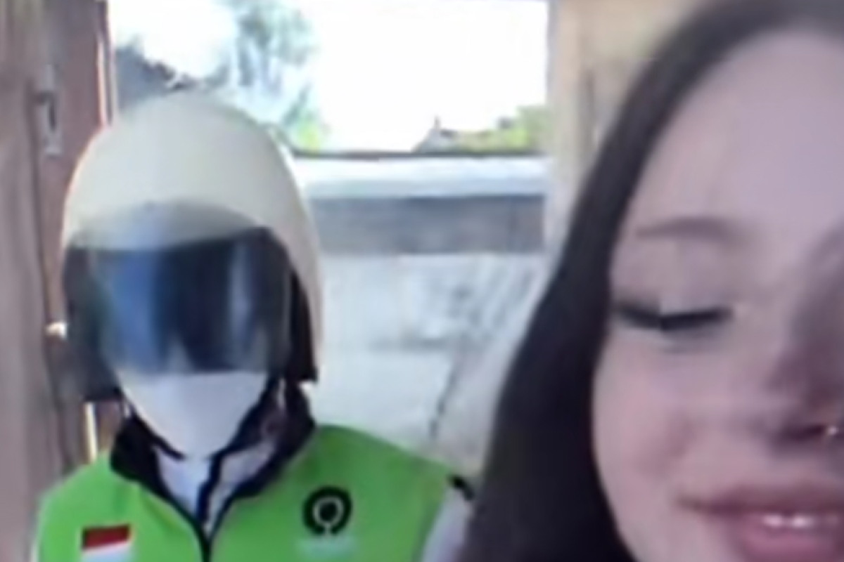 NO SENSOR! Viral Video WNA Diduga Selebgram dengan Ojol di Bali 3 Menit 26 Detik di DOOD Pria yang Dituding Datangi Polda untuk Klarifikasi 