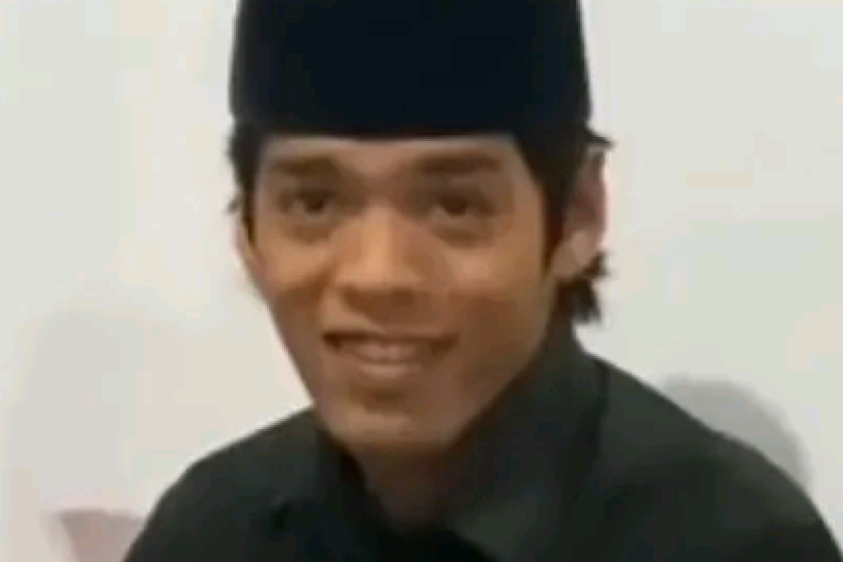 Profil Tampang Lora Umar Galis Sosok yang Viral Diduga jadi Pelaku Pencabulan di Pesantren Nurul Karomah, Bangkalan: Umur, Agama dan IG