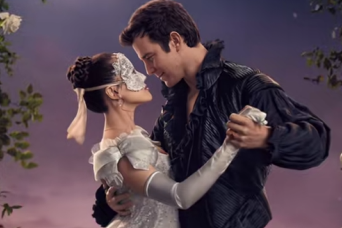 Nonton Download Bridgerton Season 4 Episode 1-4 Sub Indo di Netflix Bukan LK21: Pertemuan Magis Benedict dan Sophie dalam Tarian Waltz di Pesta Topeng