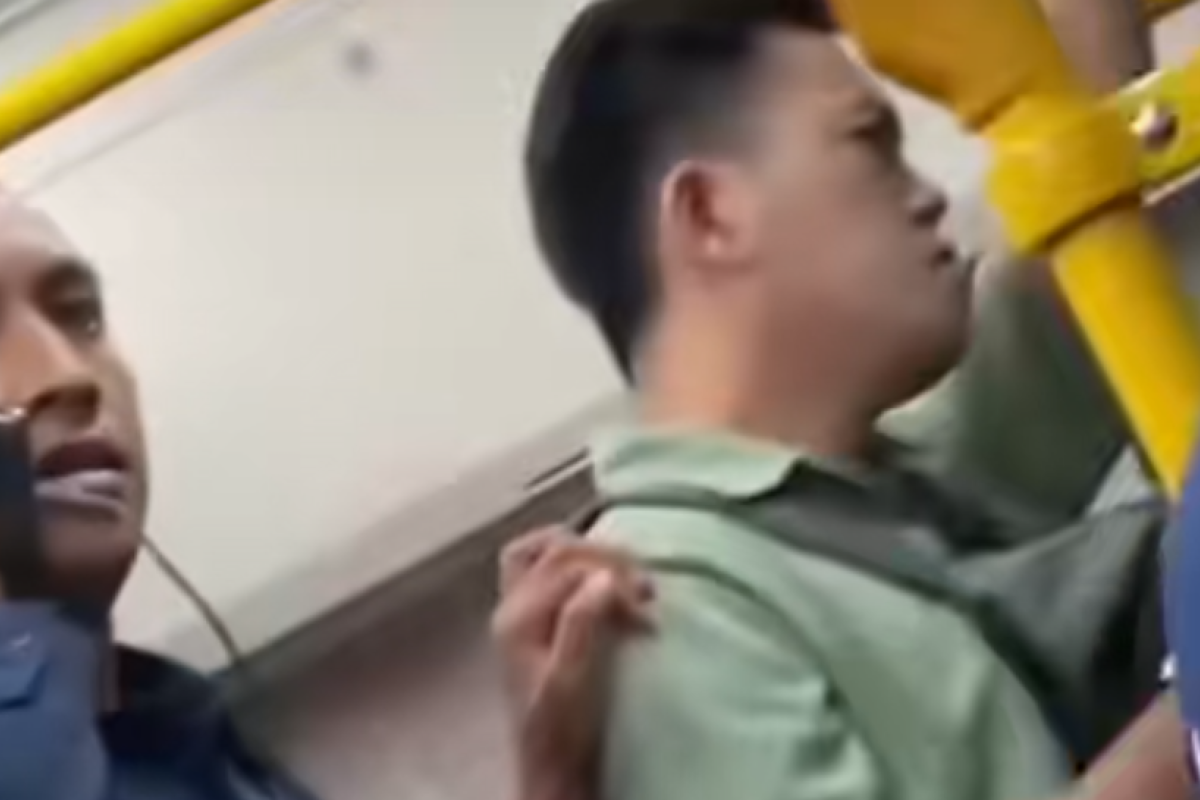 Kronologi Dua Pria Diduga Masturbasi di Bus Transjakarta hingga Diamankan Polisi