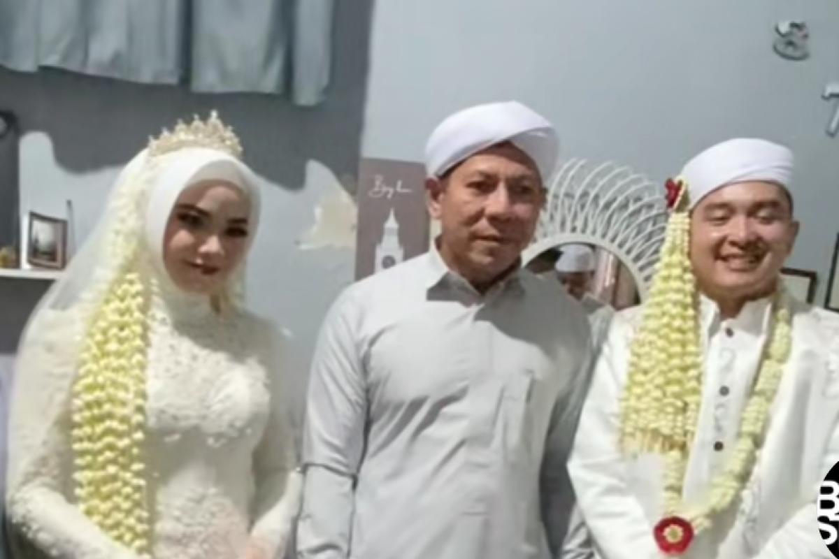 Biodata Iyus Suami Sosok Naily Firda yang Diduga Menikah dengan Sosok ‘Gus Abal-Abal’ Lengkap dari Umur, Agama dan Akun IG  Nama Naily Firda mendadak menjadi sorotan publik setelah kisah rumah tanggan