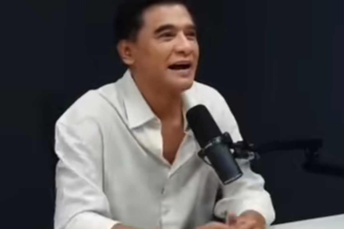 Donny Damara Alami Kejadian Mengejutkan di Podcast Raditya Dika: Muntah Darah Usai Syuting Film Misteri Abadi Nan Jaya