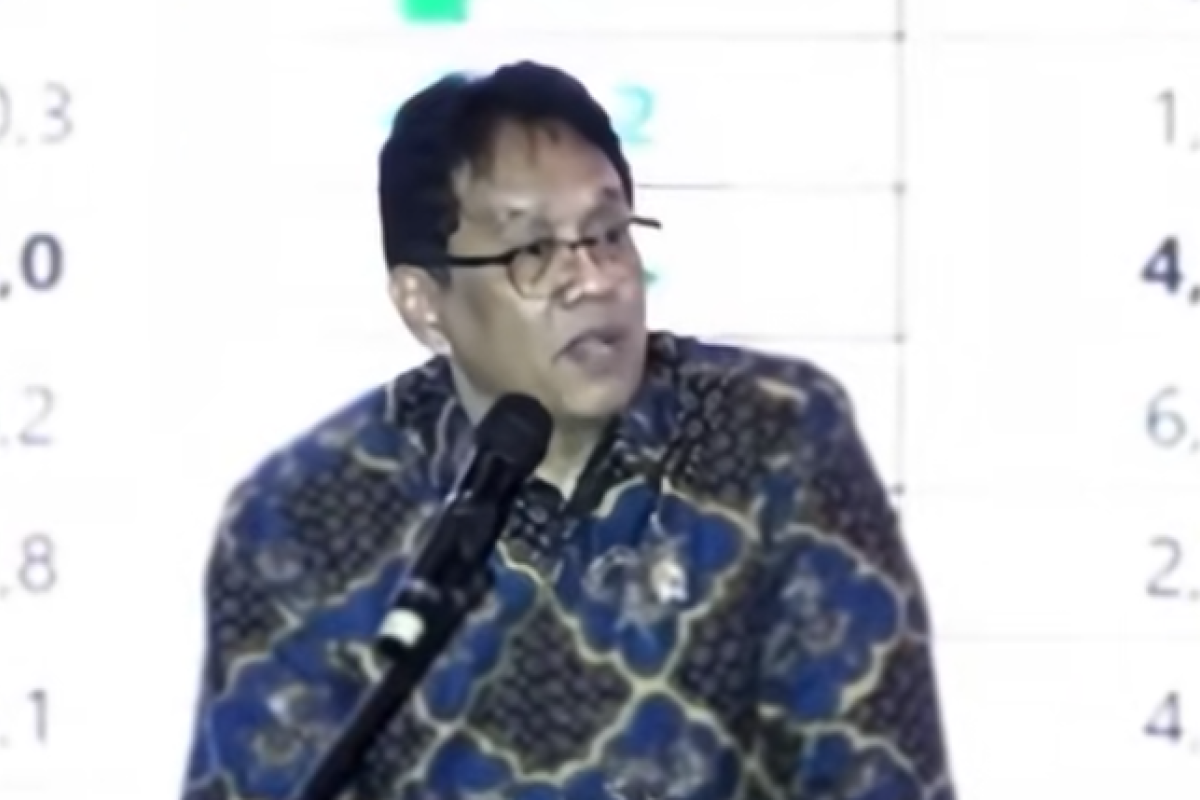 Purbaya Yudhi Roasting Rocky Gerung di Depan Ratusan Peserta: Pak, Belajar Ekonomi Lagi Dong! — Kritik Tajam Disertai Data, Viral di Media Sosial