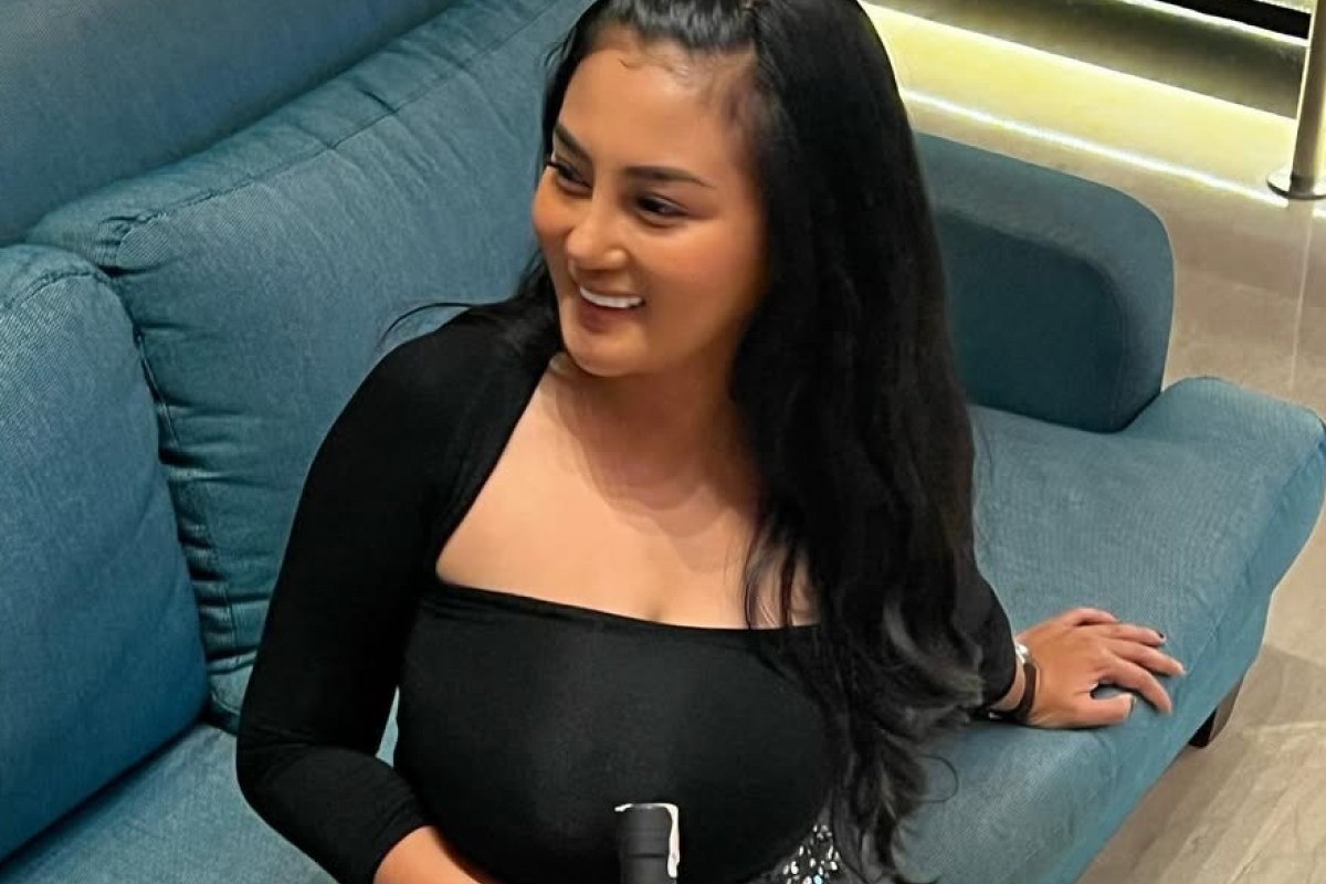 Derina Derin Viral Usai Posting Video Menteri Bahlil Lahadalia dengan Lagu Pacarku Superstar—Siapa Sebenarnya DJ Cantik Ini?