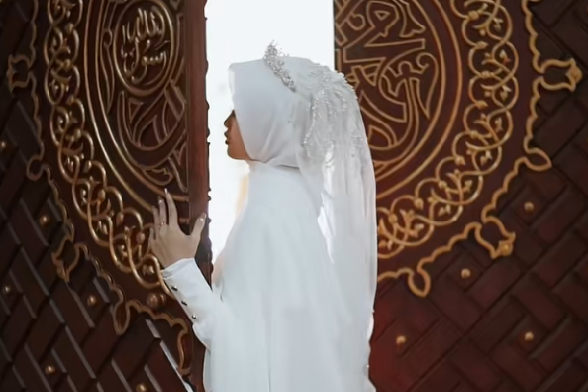 Azkiave Anaknya Siapa? Inilah Biodata Konten Kreator 19 Tahun yang Viral karena Menikah Muda & Kritik Tajam terhadap Extended Adolescence