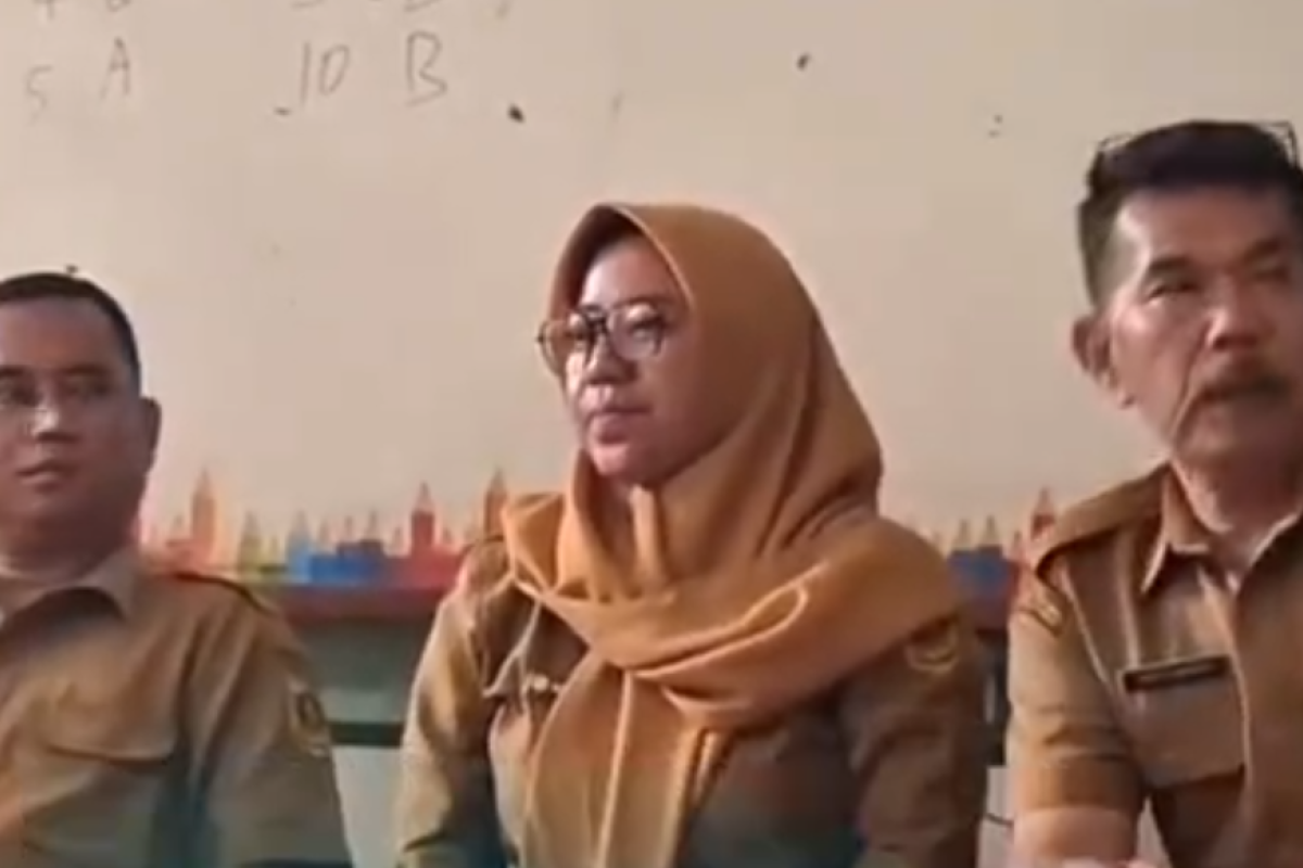 Profil Tampang Guru SDN Pajeleran 01 Bogor yang Diduga Diskriminasi Nilai Hingga Wali Murid Geruduk Sekolah, Lengkap: Nama, Umur, Agama dan IG