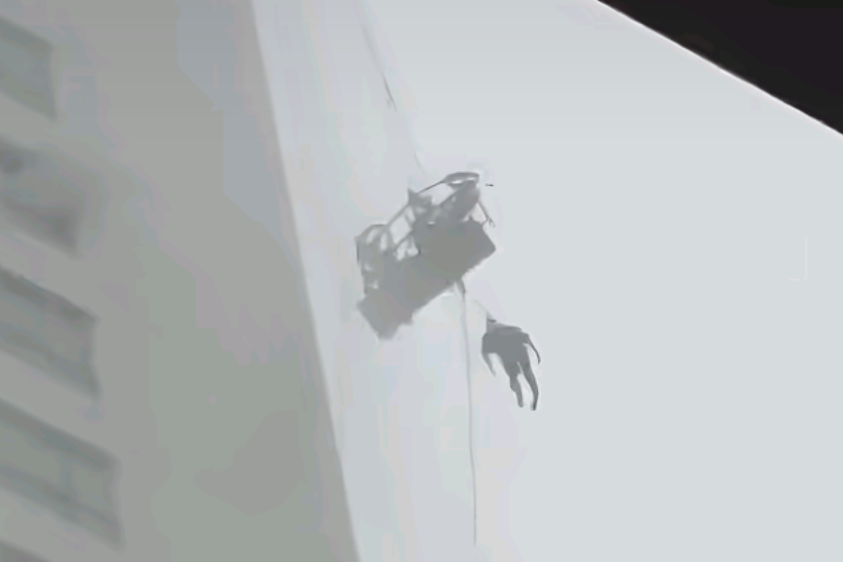 Teknisi Apartemen di Surabaya Tewas Terpental dari Gondola Saat Diterpa Angin Kencang