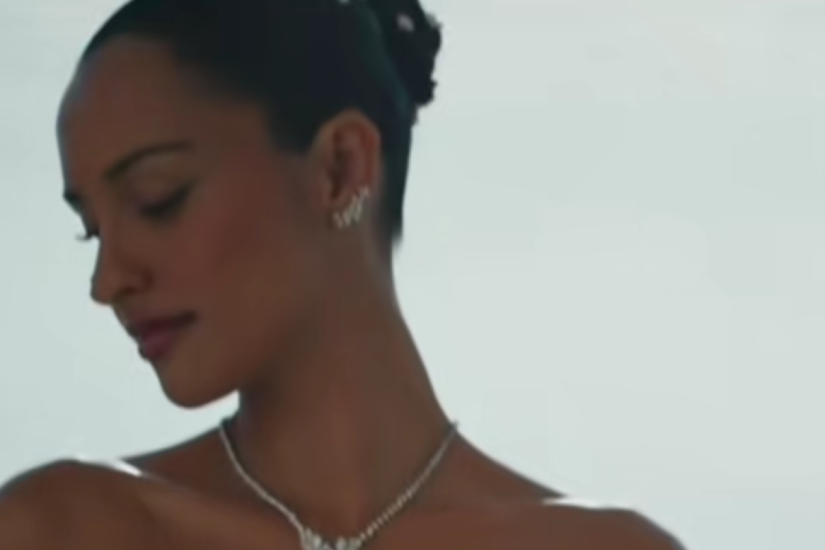 Alexandra Saint Mleux yang Resmi Menikah dengan Charles Leclerc, Ini Profil Kreator Seni Asal Prancis Tersebut