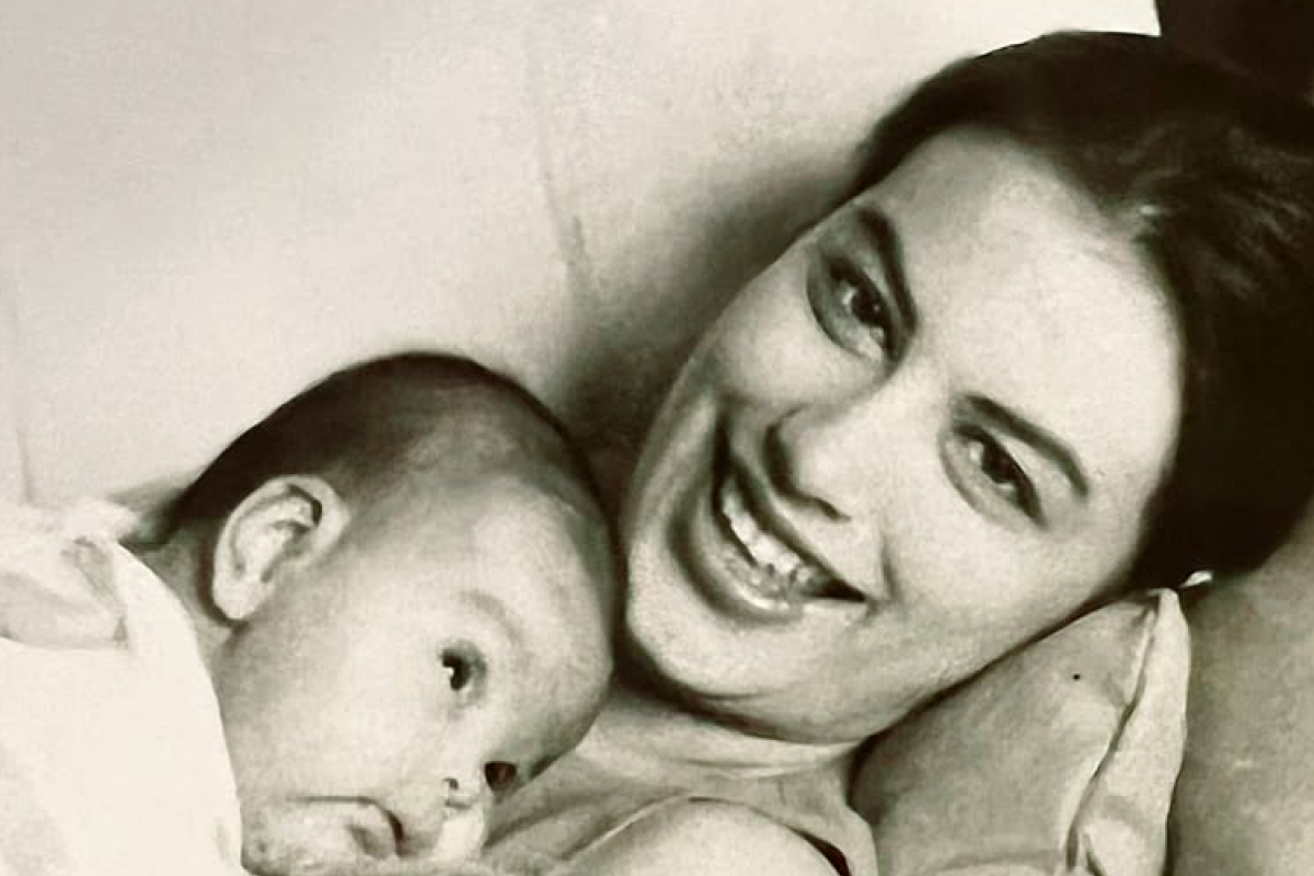 Benarkah Santana Latjuba Adalah Anak Kandung Sophia Latjuba?