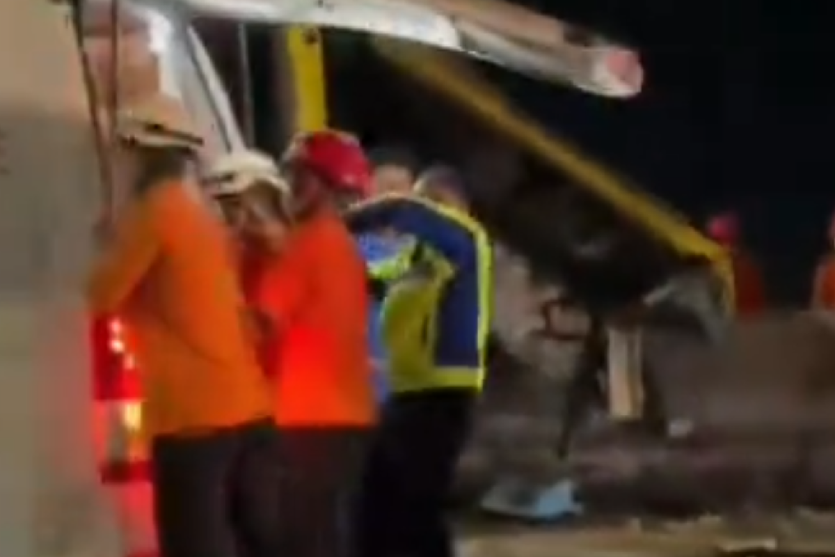 Tragedi Maut di Semarang: Bus PO Cahaya Trans Alami Kecelakaan Fatal, 16 Penumpang Tewas – Siapa di Balik Perusahaan Transportasi Ini?