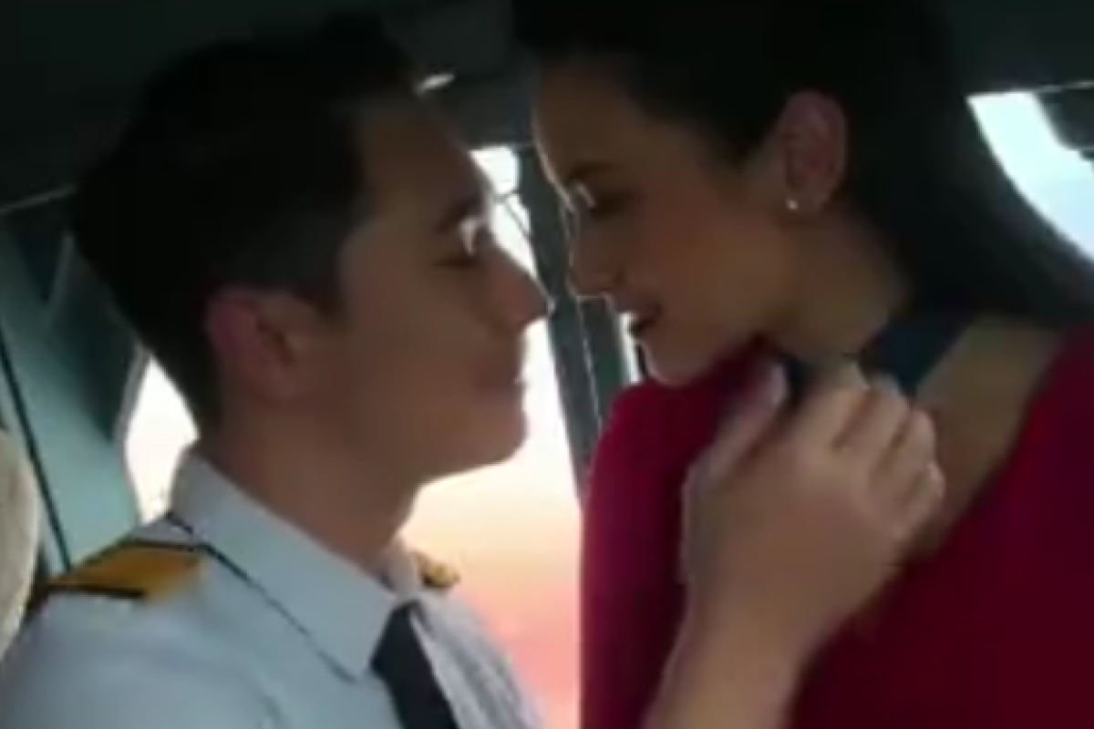 Nonton Download Film Penerbangan Terakhir (2026) Dibintangi Jerome Kurnia di Bioskop Bukan LK21: Terinspirasi dari Skandal Cinta  Elmer Syaherman dan Bella Damaika 