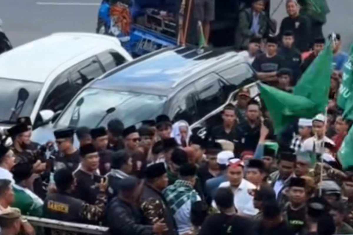 Gedung Trans TV Dibakar? Ini Fakta di Balik Aksi Demo yang Viral dan Kontroversi Xpose Uncensored Trans7