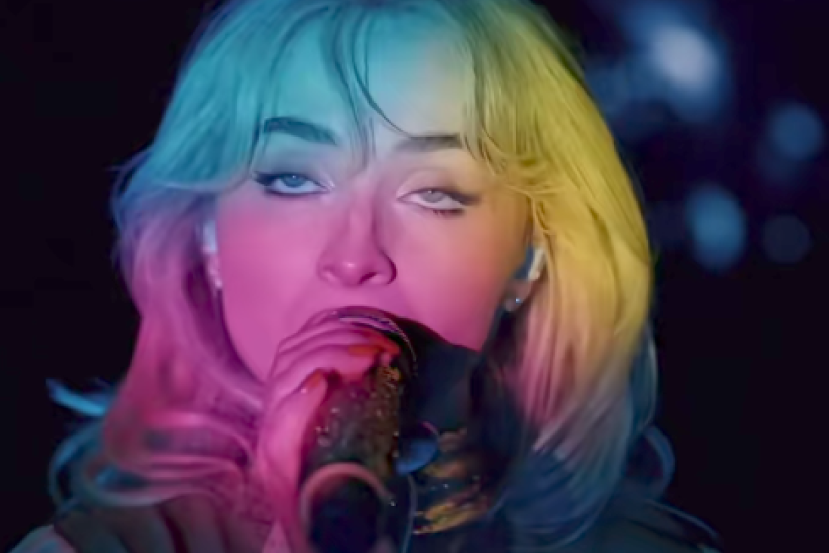 Sabrina Carpenter Siap Guncang Coachella 2026 Usai Insiden SNL