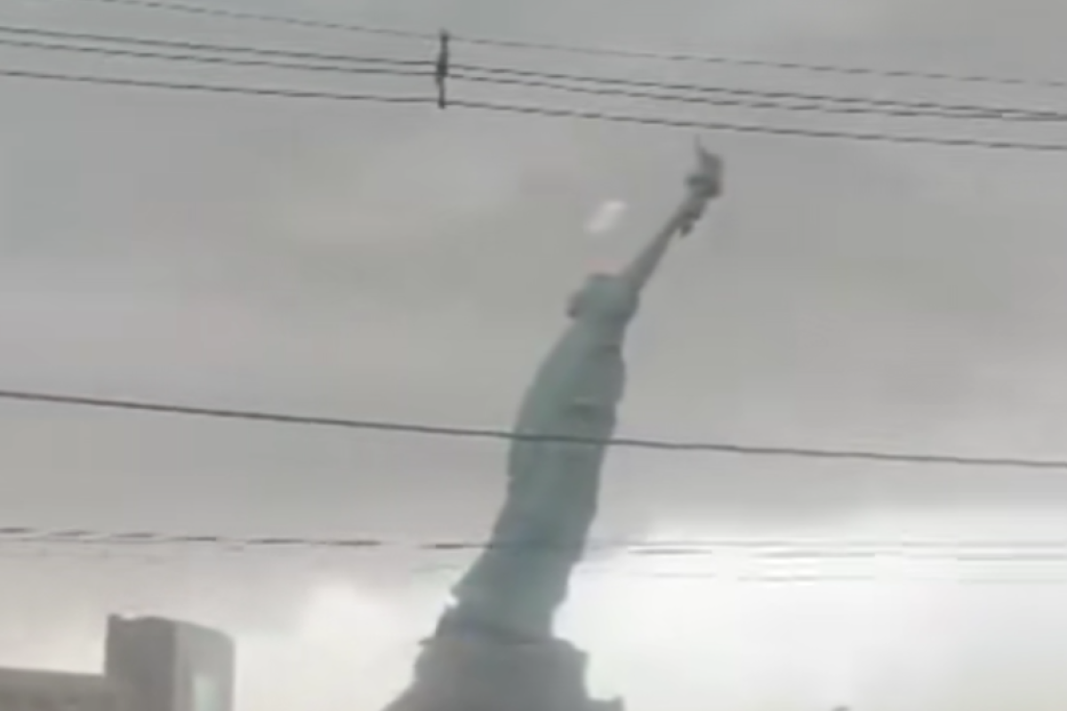 Apa Penyebab Replika Patung Liberty di Brasil Selatan Roboh? Benarkah Karena Diterjang Badai Kencang?