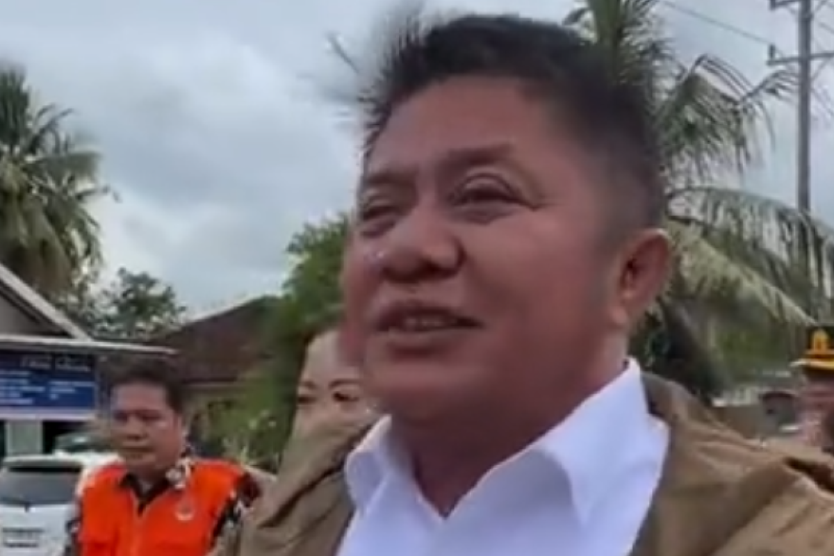 Profil Herman Deru Gubernur Sumsel yang Viral Digopong Warga Saat Tinjau Banjir: Umur, Agama dan Akun IG