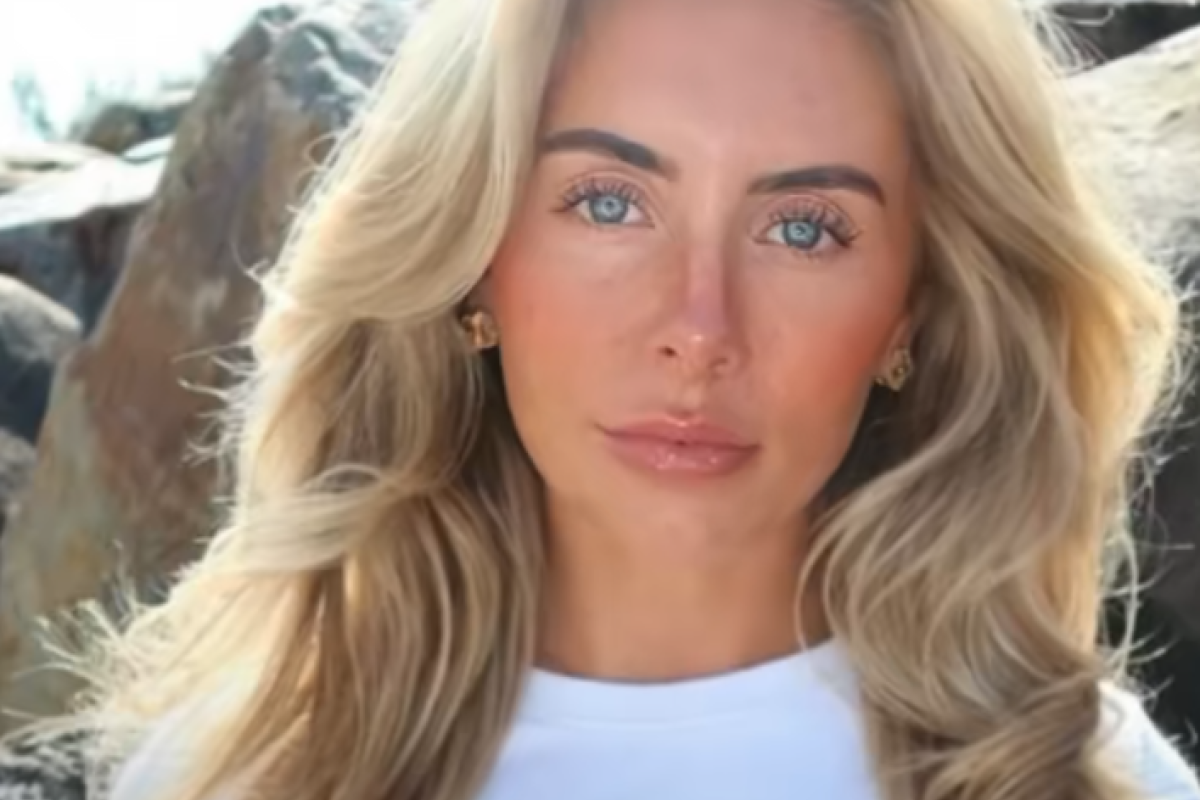 Profil Tampang Bonnie Blue, Bintang Film Dewasa Inggris, yang Ditangkap di Bali Karena Buat Konten Asusila—Tur Bang Bus Bersama 17 Pria Asing