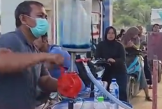 SPBU di Aceh Tamiang Operasikan Pom Bensin Manual Pasca Banjir Bandang, Warga Antre demi BBM