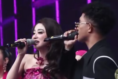 Ada Nona Ambon Disini? Dewi Persik Akhirnya Berduet Bareng Faris Adam Penyanyi Lagu Stecu Stecu di Top 3 D'Academy 7