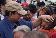 Prabowo Subianto Tinjau Permukiman Bantaran Rel Senen dengan Kunjungan Mendadak