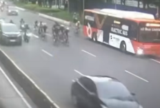 NO SENSOR! Video CCTV Hudi Dananjoyo Suryodipuro VP SKK Migas Meninggal Setelah Tabrak Bus Transjakarta Yang Sedang Parkir Saa Bersepeda