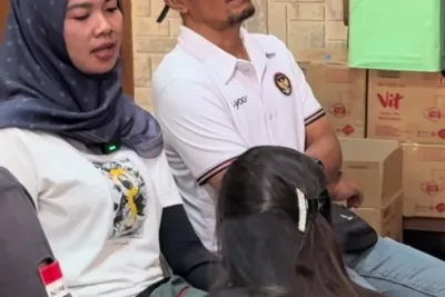 Wanita Pengemudi Ayla di Mojokerto Menangis dan Berlutut Saat Mediasi Kasus Penganiayaan Anak