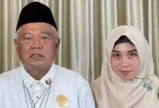 Misteri Pin Emas di Kerah Yai Mim: Simbol Kemenhan atau Sekadar Aksesori? Warganet Heboh Usai Video Telepon dengan Nurul Sahara
