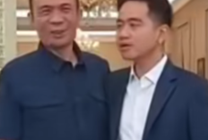 Gibran Rakabuming Rangkul Rismon Sianipar dan Beri Hampers Lebaran di Istana Wapres