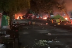 Tragedi di Kalibata: Pengeroyokan Maut Debt Collector Berujung Pembakaran Warung dan Motor, Satu Tewas