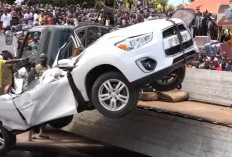 Video Kecelakaan Okiot Raphael Mobil Putih Tertimpa Truk Molen hingga Penyet, Kondisi Jasad Diburu Warganet Termasuk Foto-fotonya