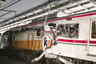 KA Argo Bromo Anggrek Tabrak KRL di Bekasi Timur, Dugaan Gangguan Sinyal Diselidiki