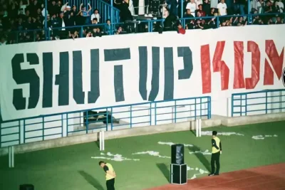 Apa Itu Shut Up KDM? Spanduk yang Muncul saat Laga Persib Bandung vs Arema FC di GBLA