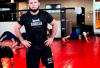 Meski Tertekan Khabib Nurmagomedov Legenda UFC Tetap Tenang Walaupun Diusir dari Pesawat! Begini Kronologinya