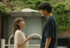 The Atypical Family Episode 6 dan 7 Sub Indo Jangan di Bilibili Atau Loklok Tapi di Netflix: Gwi Joo terlihat mendekati Da Hae dengan Membawa Sebuah Bucket Bunga