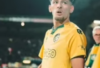 Kartu Merah Justin Hubner Lawan Ajax: Pengamat Sepak Bola Belanda Sebut Layak – Tapi Akankah Ini Jadi Titik Balik Karier di Eredivisie?